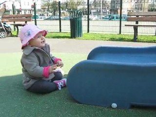 Alexane au toboggan