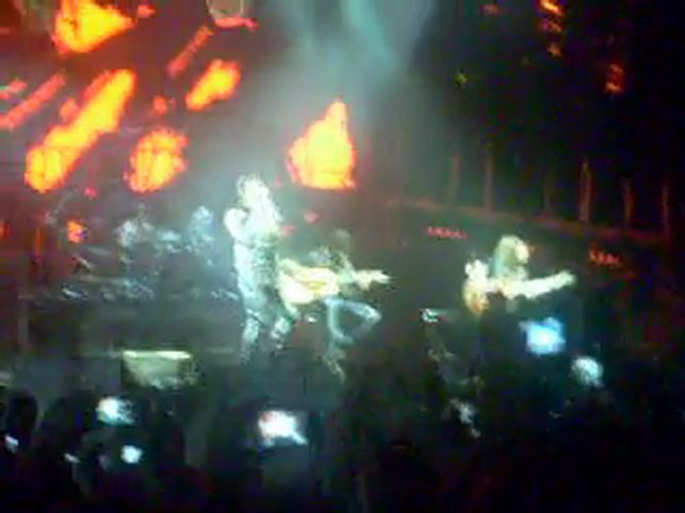 Tokio Hotel @ Paris - 14.o4.1o / Geisterfahrer.