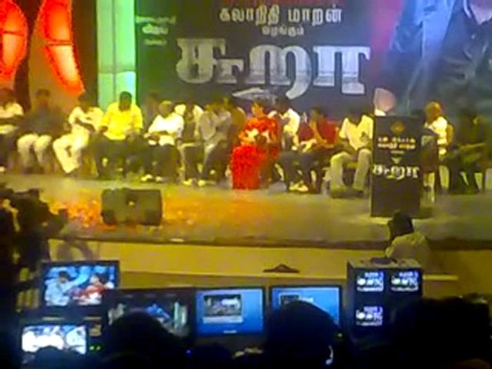 Vadivelu And Thamana Speech At Sura Audio Release (Cam)