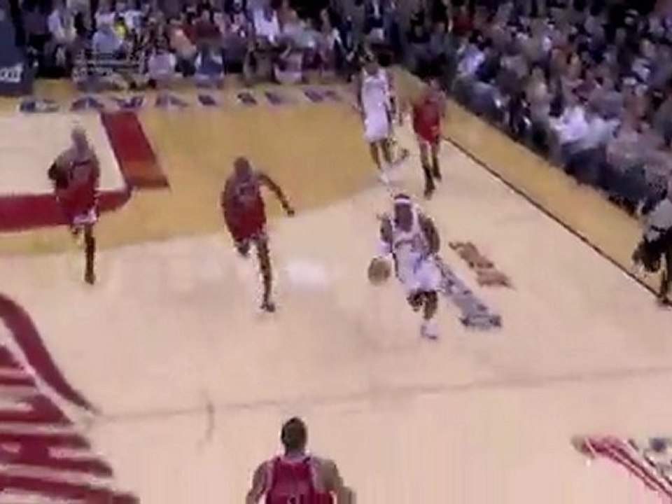 Shaquille O'Neal takes the pass, gets fouled and finishes wi