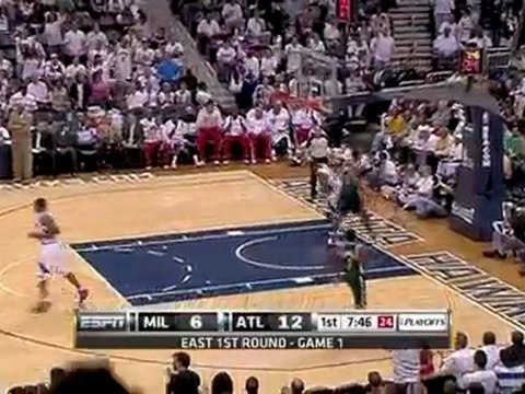 Marvin Williams steals the ball from John Salmons. Al Horfo