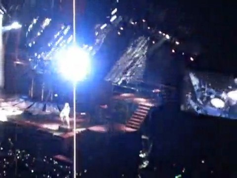 TOKIO HOTEL Menschen Suchen Menschen à Bercy le 14.04.2010