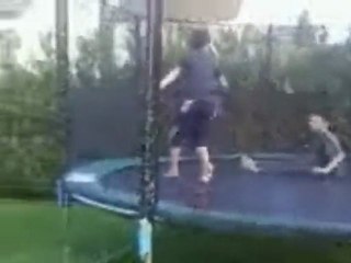 Les oufs- Trampoline