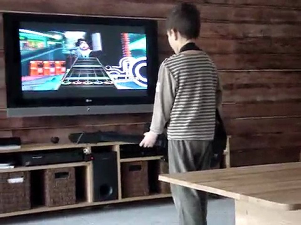 Théo chante + guitar Y.M.C.A band hero