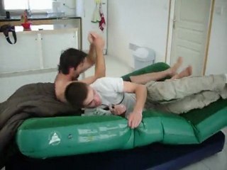 saut sur matelas gonflable!!