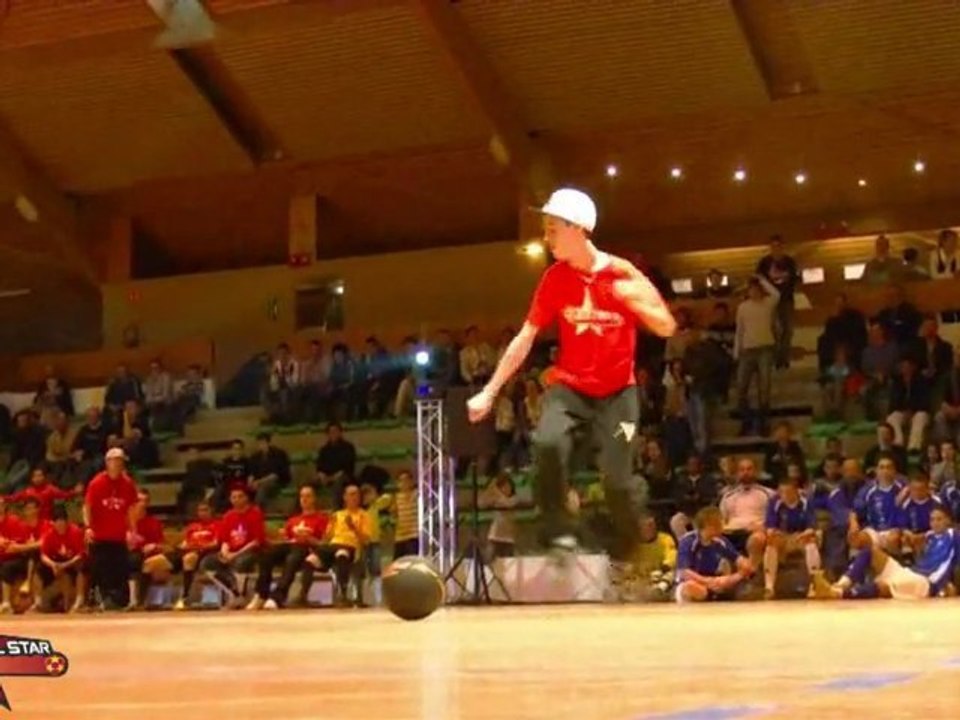 Futsallstar dreux Avril 2010 - Démo Alexinho Freestyle