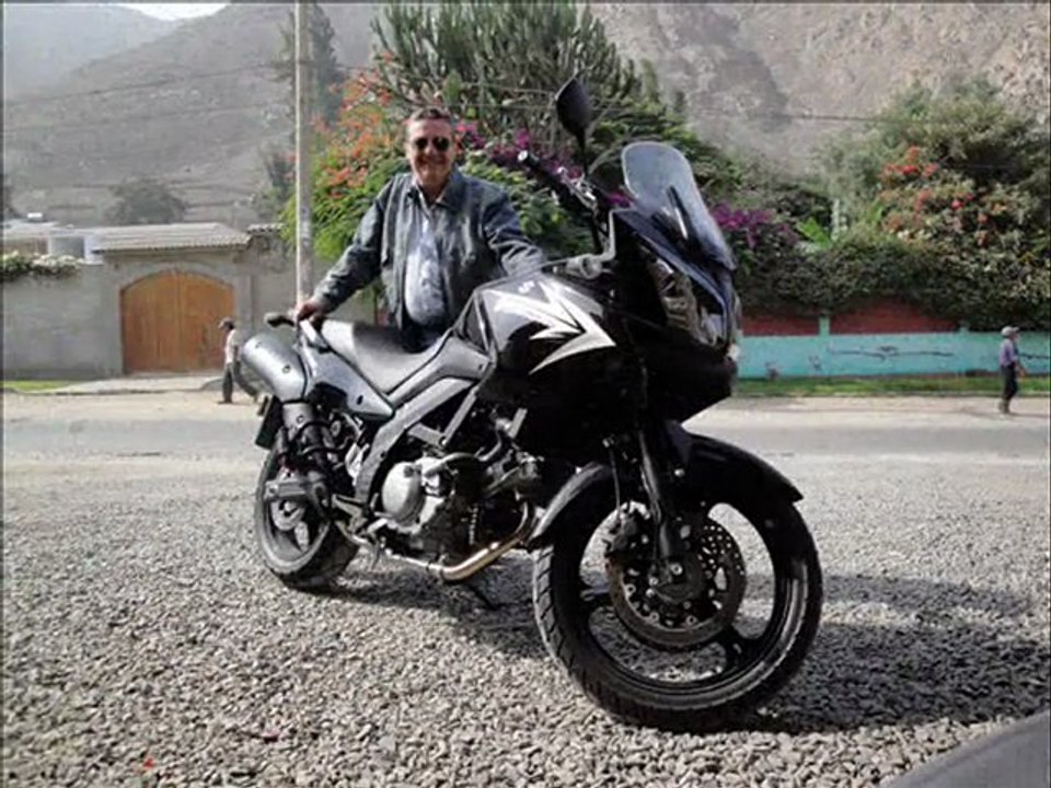 Ablandando la V-Strom en Cieneguilla, Lima, Peru