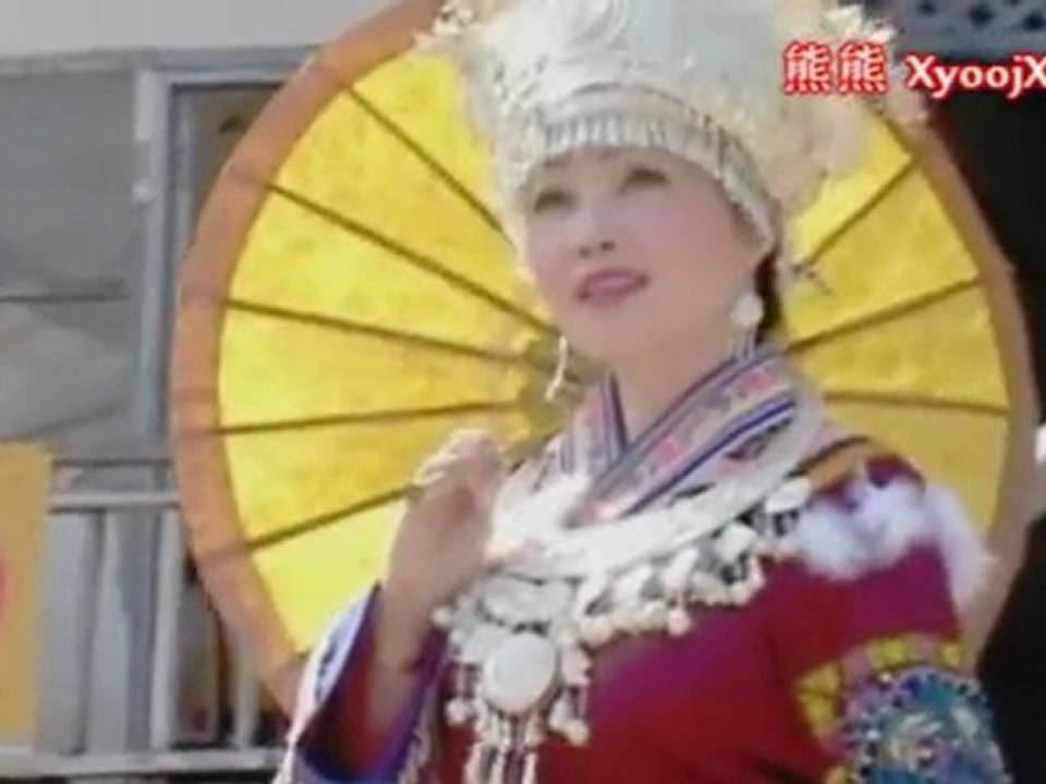 熊迈不能忘记 Maiv Xyooj - Tshem Tsis Tau Koj (Hmong) Miao Song