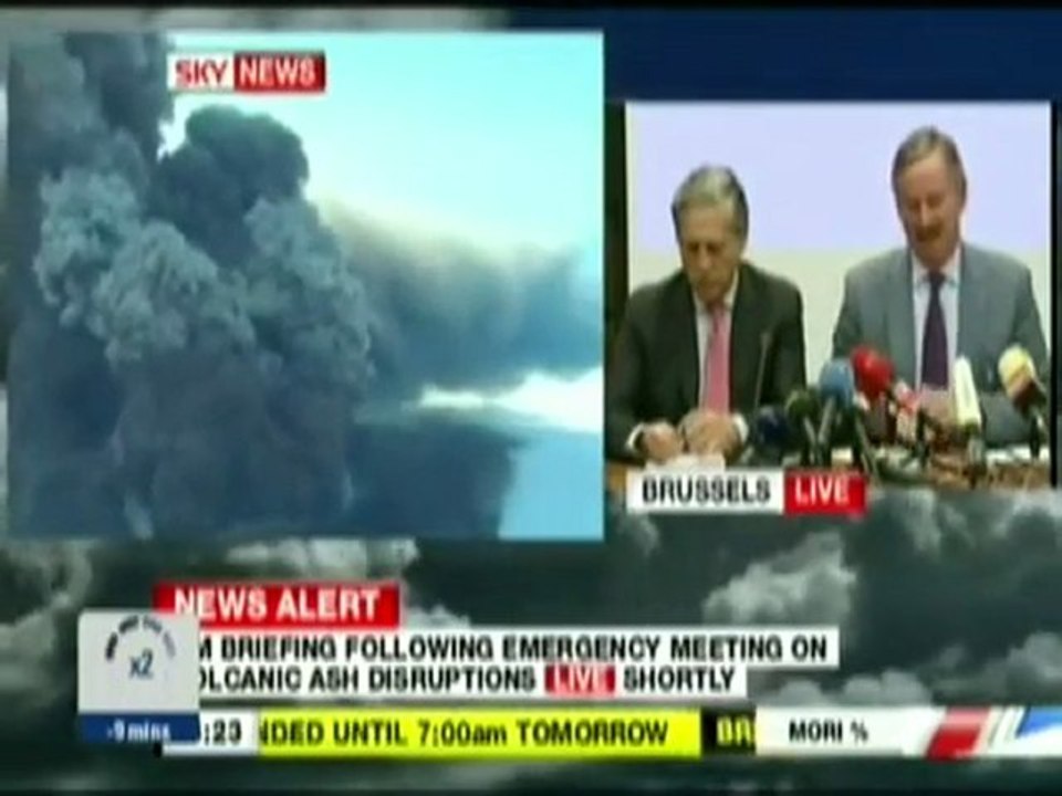 SkyNews V-shaped UFO formation over Iceland volcano 18/4/10