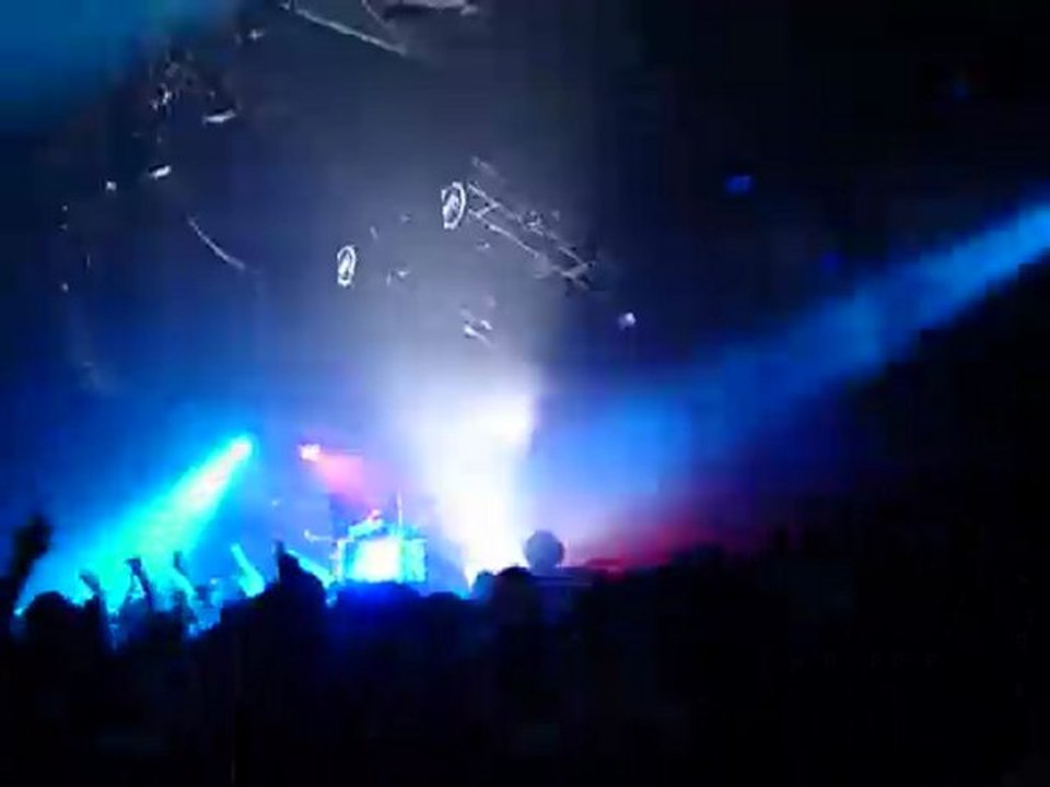 1ere partie Prodigy: remix Mr oizo vs êtes des animaux