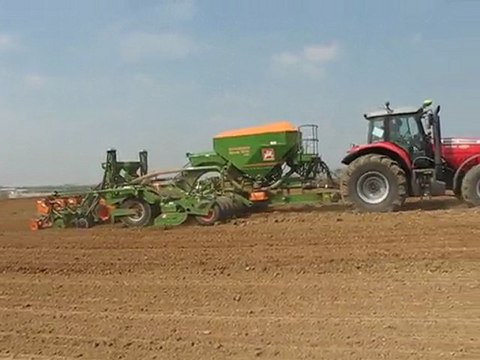 Démonstration d'un Amazone Cirrus + un semoir monograine ED