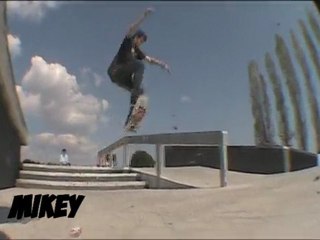 Recap' tricks au skatepark de saint georges d'orques.