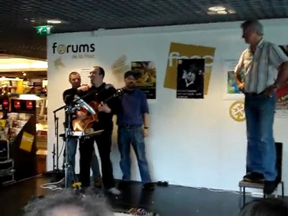 ALEX & SA GUITARE - Les P'tits Monstres