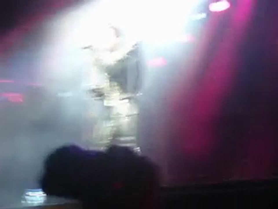 Tokio Hotel à Bercy, 14/04/2010 Menschen suchen menschen.