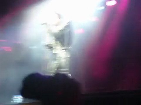 Tokio Hotel à Bercy, 14/04/2010 Menschen suchen menschen.