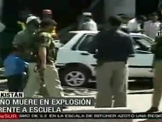 Muere un niño por atentado frente a escuela en Pakistán