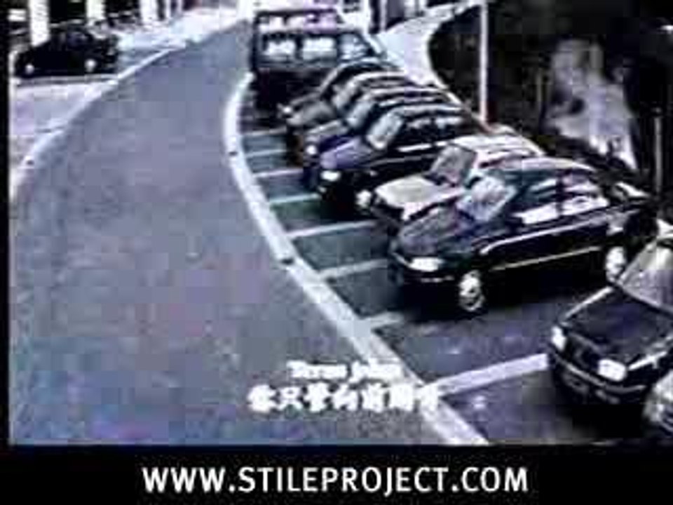 vooiture garée parking police