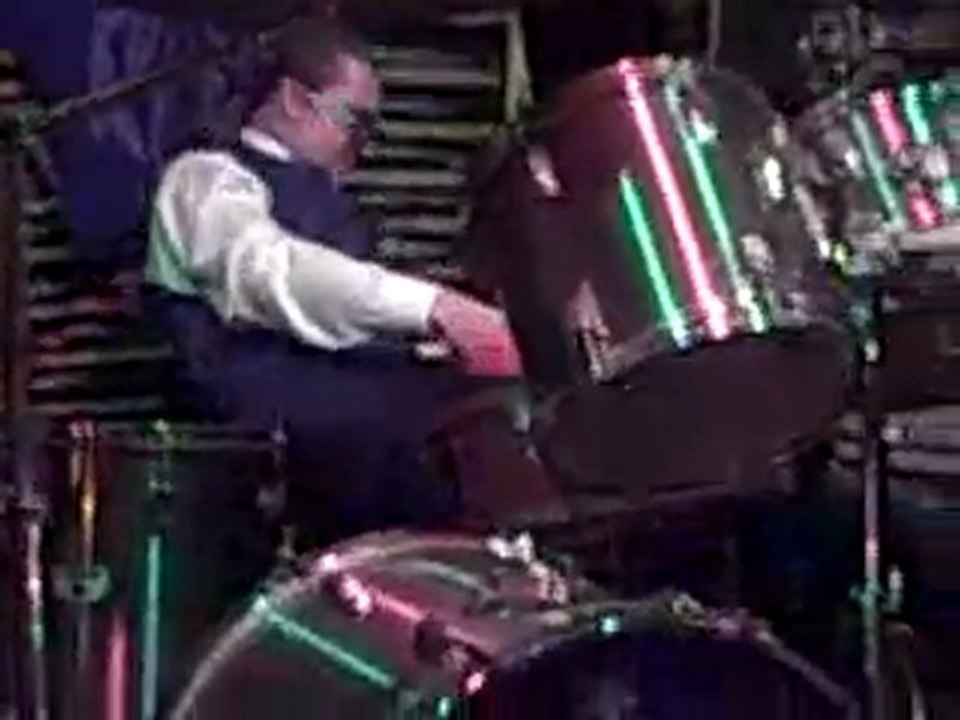 Troppo ubriaco per suonare la batteria