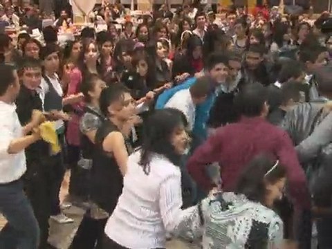 GRUP GUZELLER 2002 - YAN BAGLAMA - EMINE & GAZI