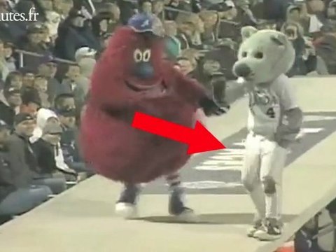 Le moon walk de trop d'une mascotte