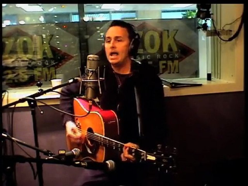 Pearl Jam's Mike McCready Performs Neil Young's Too Far Gone