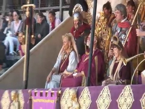 LES JEUX ROMAINS : Cavaliers dans les arènes de Nîmes !!