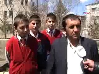 Müdür, öğrenciyi döverek bayılttı iddiası