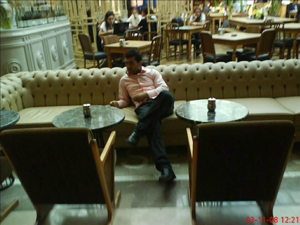 Ugur Yeni Saclarından Bir Tel Aldım Haberin Varmı Yar Yar