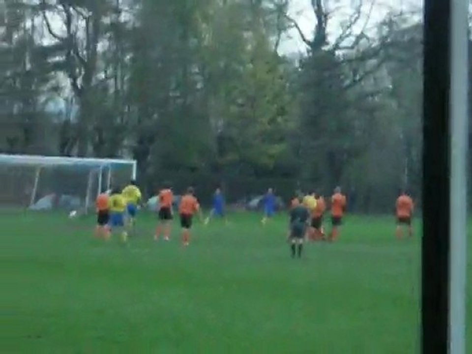 Strzał z wolnego Pawła Rebizaka