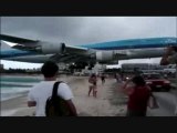 747 landing a little to close Maho Beach SXM DWi