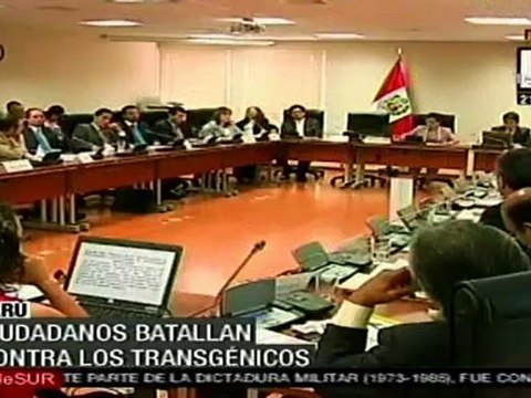 Peruanos batallan contra transgénicos
