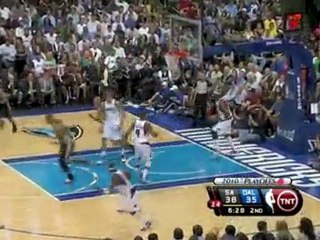 Richard Jefferson drives the lane, avoids the double-team an