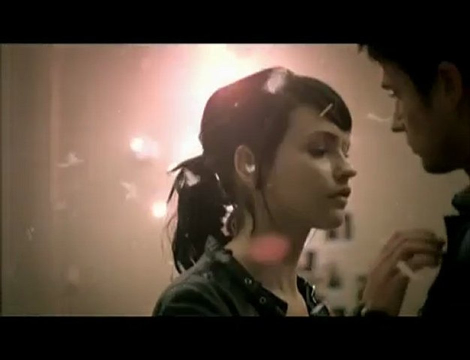 Green_Day_-_21_Guns_(Official_Video)_(HQ)