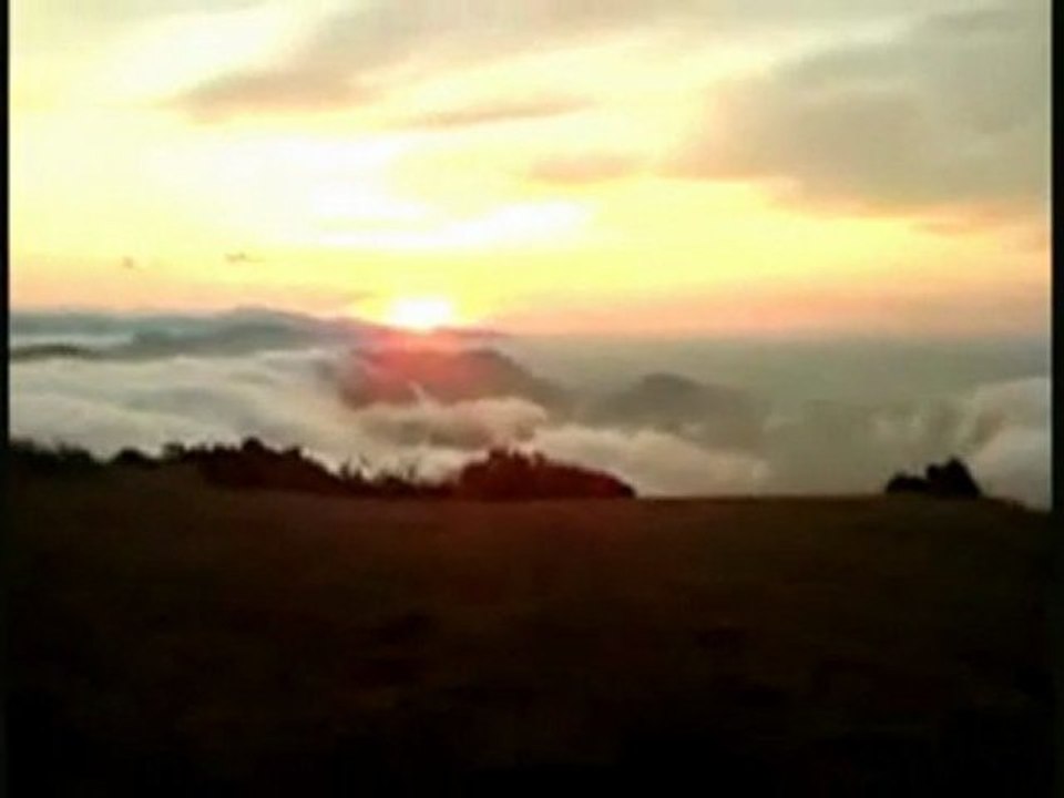 coucher de soleil au sommet du pic de bugarach