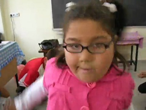 Sıla kolbastı oynuyor 2