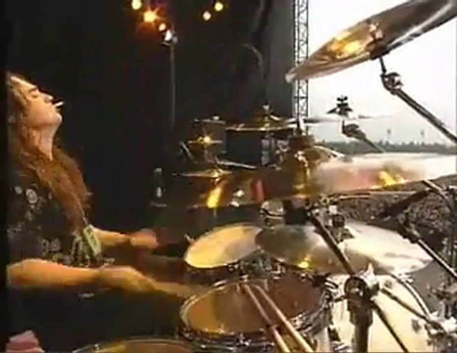 Pearl_Jam-Black_[www.keepvid.com]