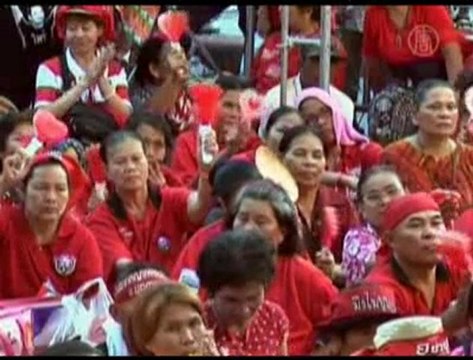 Thai Red Shirts Fortify Protest Site