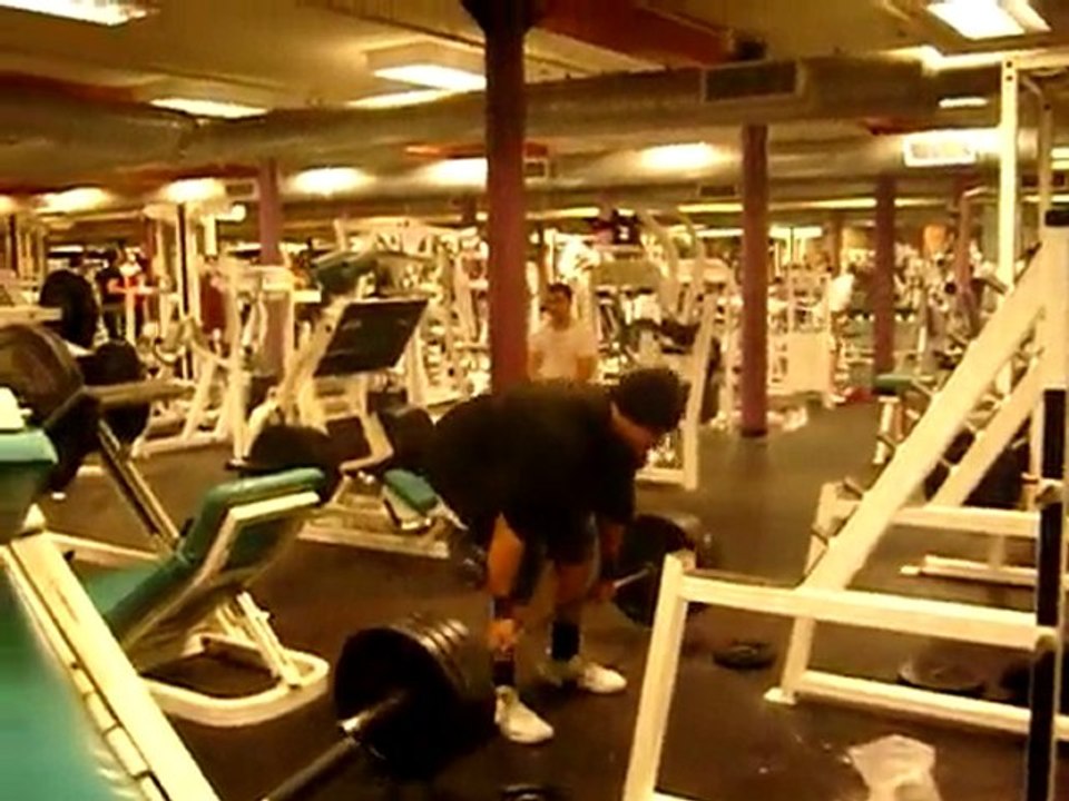 sonny deadlifting 405 for 10 reps