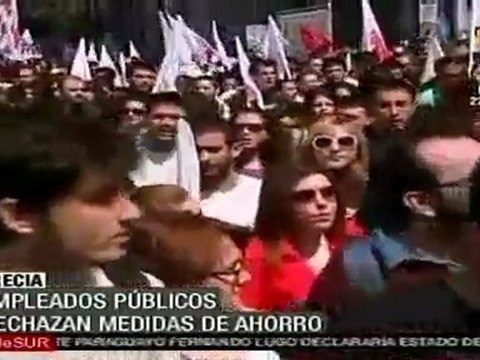 Protestan empleados públicos contra ajuste en Grecia