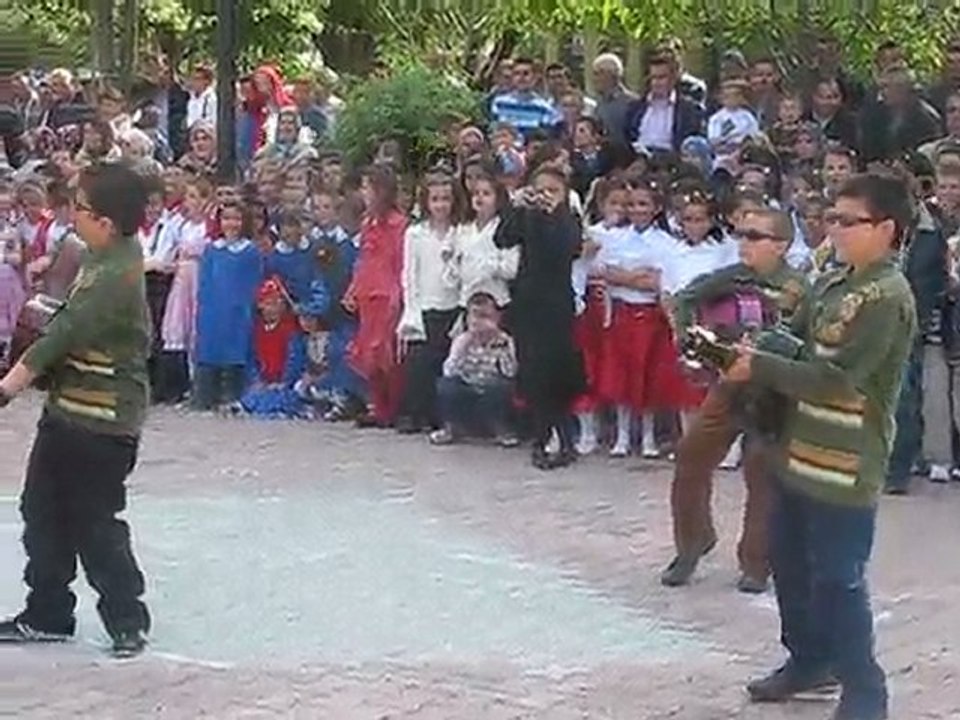 Üsküp 23 Nisan - Barış MANÇO(Sarı Çizmeli Mehmet Ağa)