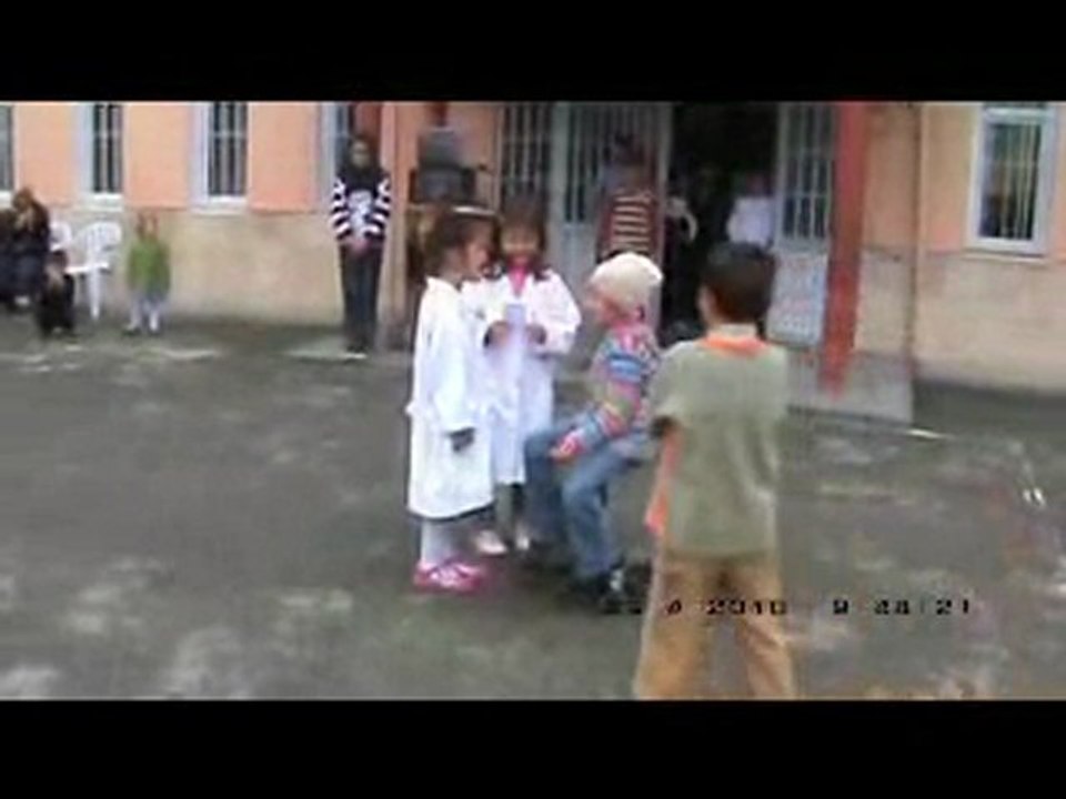 23 NİSAN 2010 Y. TÜRKOĞLU İLKÖĞRETİM 2-A SINIFI KULAK SKECİ