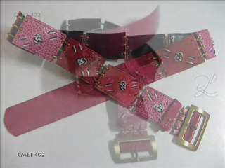 Cinturones producidos en cuero legítimo y macrame