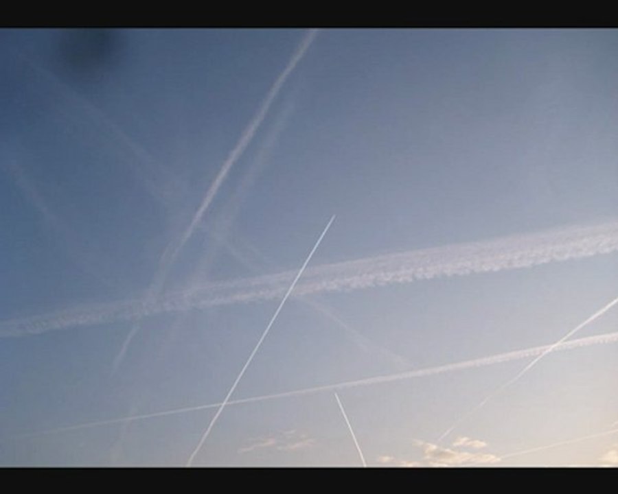 Chemtrails BRUNOY 12/04/2010