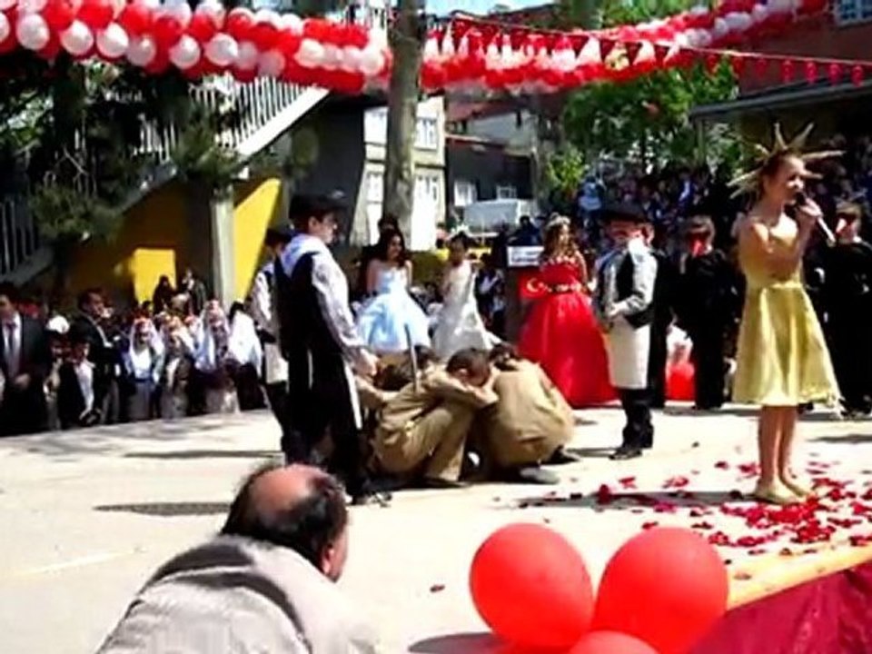 4-C SINIFI - 23 NİSAN GÖSTERİSİ