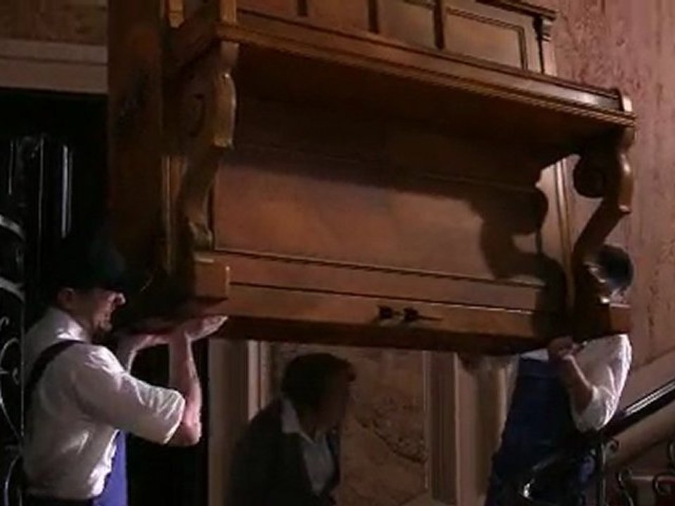 pub télé GENTLEMEN DU DEMENAGEMENT " le piano"de TVLowCost