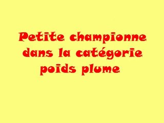 Annabelle se met debout