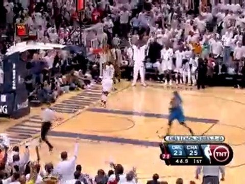 Stephen Jackson strips Vince Carter and goes coast-to-coast