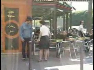 pascal sellem  Je peut prendre la table?