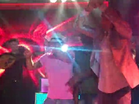 Το γλέντι για την κατάκτηση του κυπέλλου στον Βασίλη Καρρά