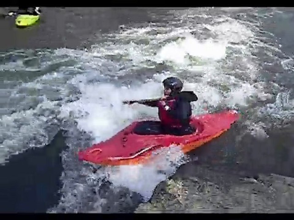 premiers surf au fauteuil pour Claire